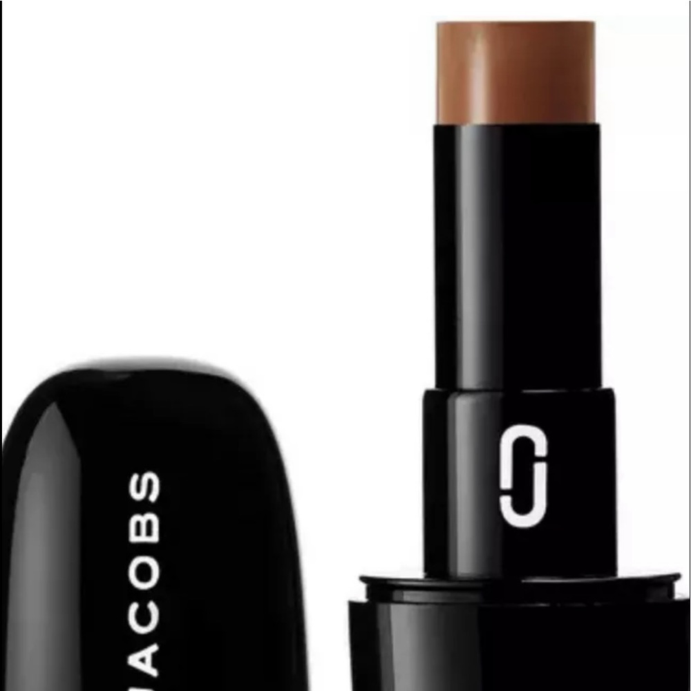 Marc Jacobs Accomplice Concealer & Touch-Up Stick Deep 59 NIB